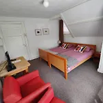 Art Gallery 274 בית אירוח